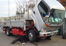 車両整備の様子